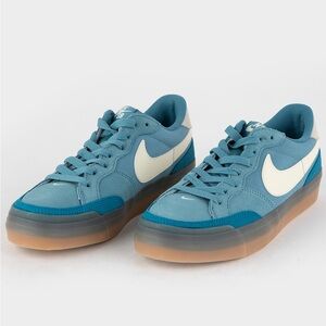 Nike SB Zoom Pogo Plus Aqua / Gum Women’s 6 / Men’s 4.5